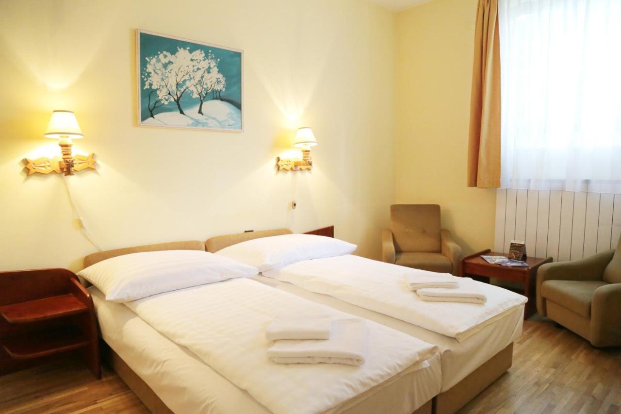 Hotel Bara Gellert บูดาเปสต์ ภายนอก รูปภาพ